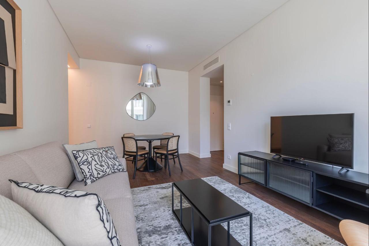 Apartment Deluxe In Center By Lovelystay